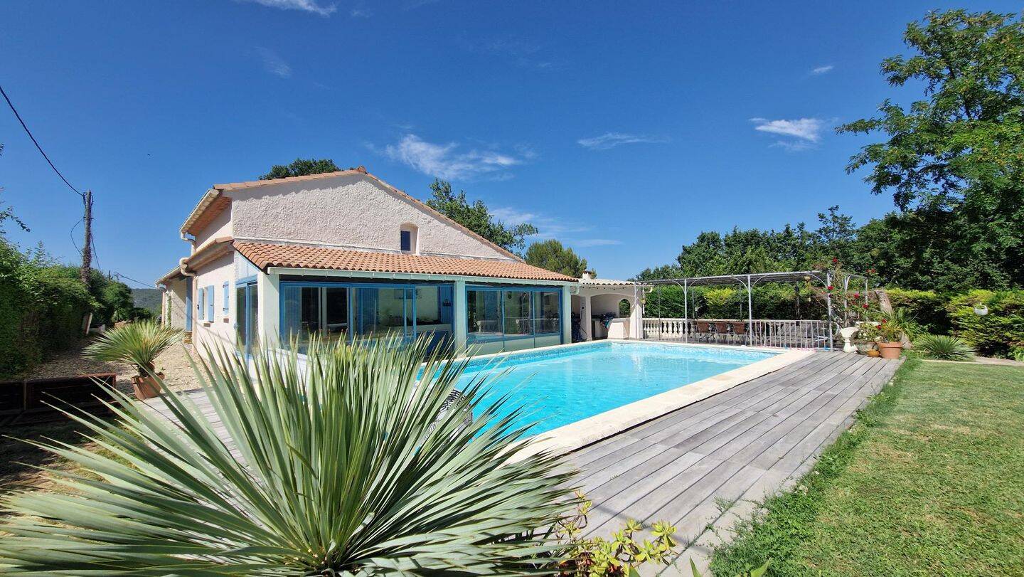 Maison 4 pièces 114 m² · à Saint-Julien-de-Peyrolas · 113,8 m² · 330 000 €