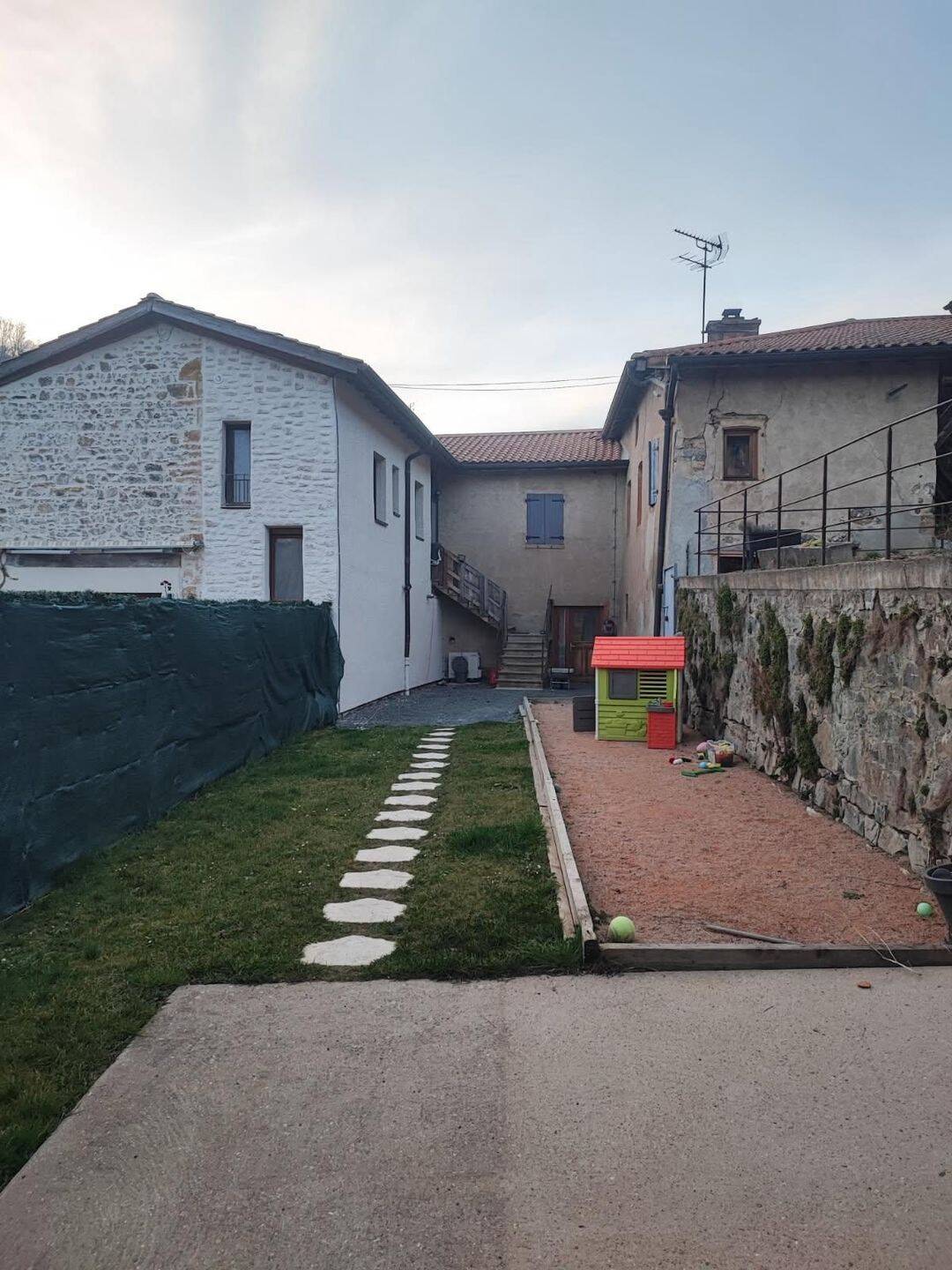 Maison 3 pièces 73 m² · à Montmelas-Saint-Sorlin · 72,6 m² · 720 €