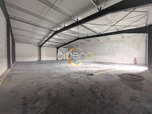 Local d'activités à louer 1 727 € 296 m² d'espace de stockage Lapalisse 03120