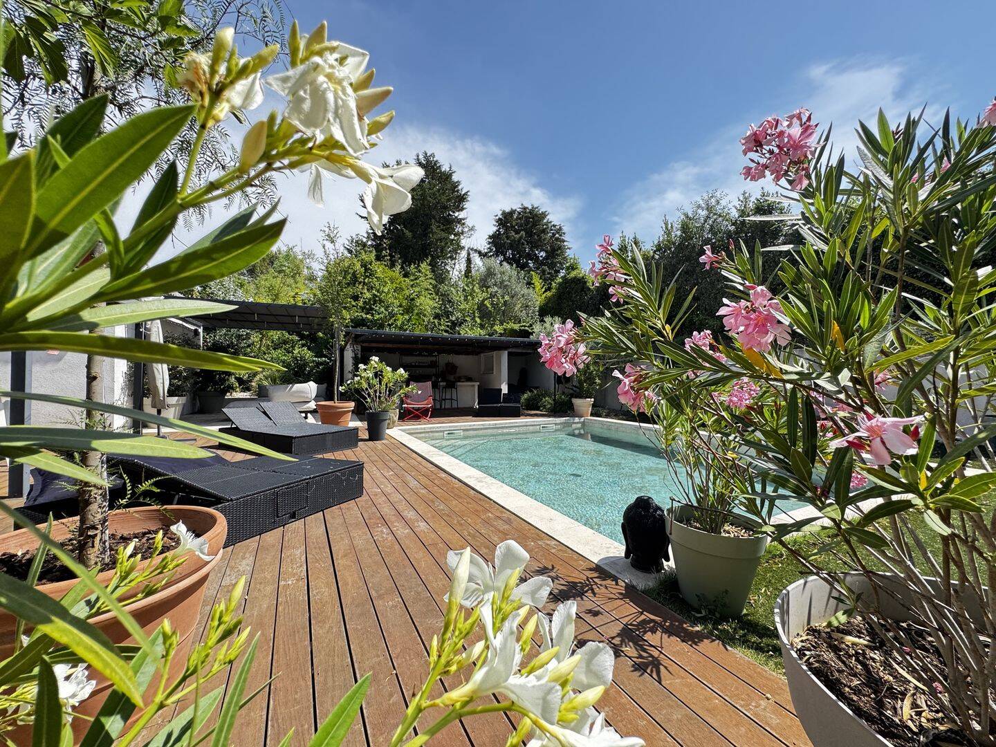 Maison 6 pièces 210 m² · à Aix-en-Provence · 210 m² · 1 100 000 €