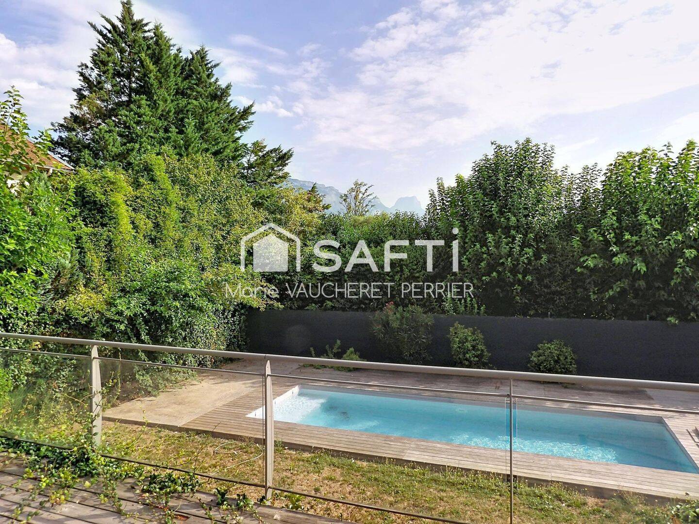 Maison familiale avec piscine au calme sur Grenoble. — 13