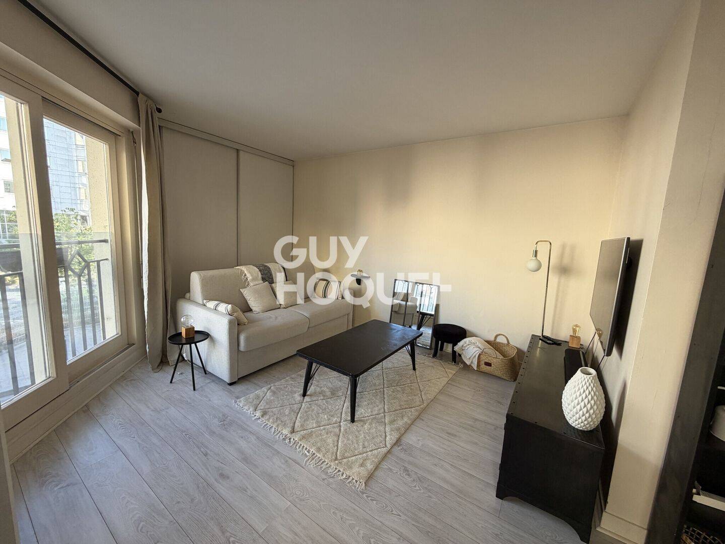 Appartement 1 pièce 28 m² · à Puteaux · 27,6 m² · 1 000 €