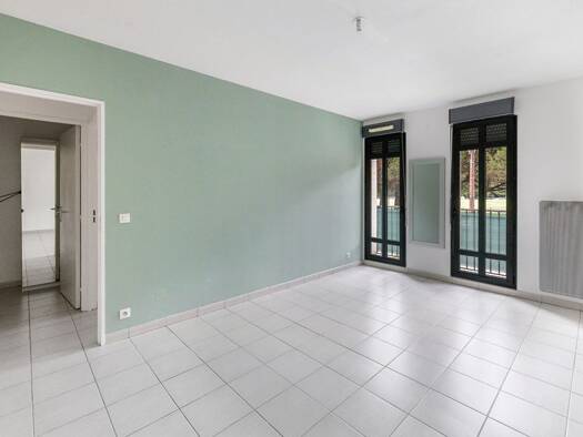 Appartement à vendre 142 000 € 2 pièces 1 chambre 38,6 m² Étage 1/2 Centre Léognan 33850