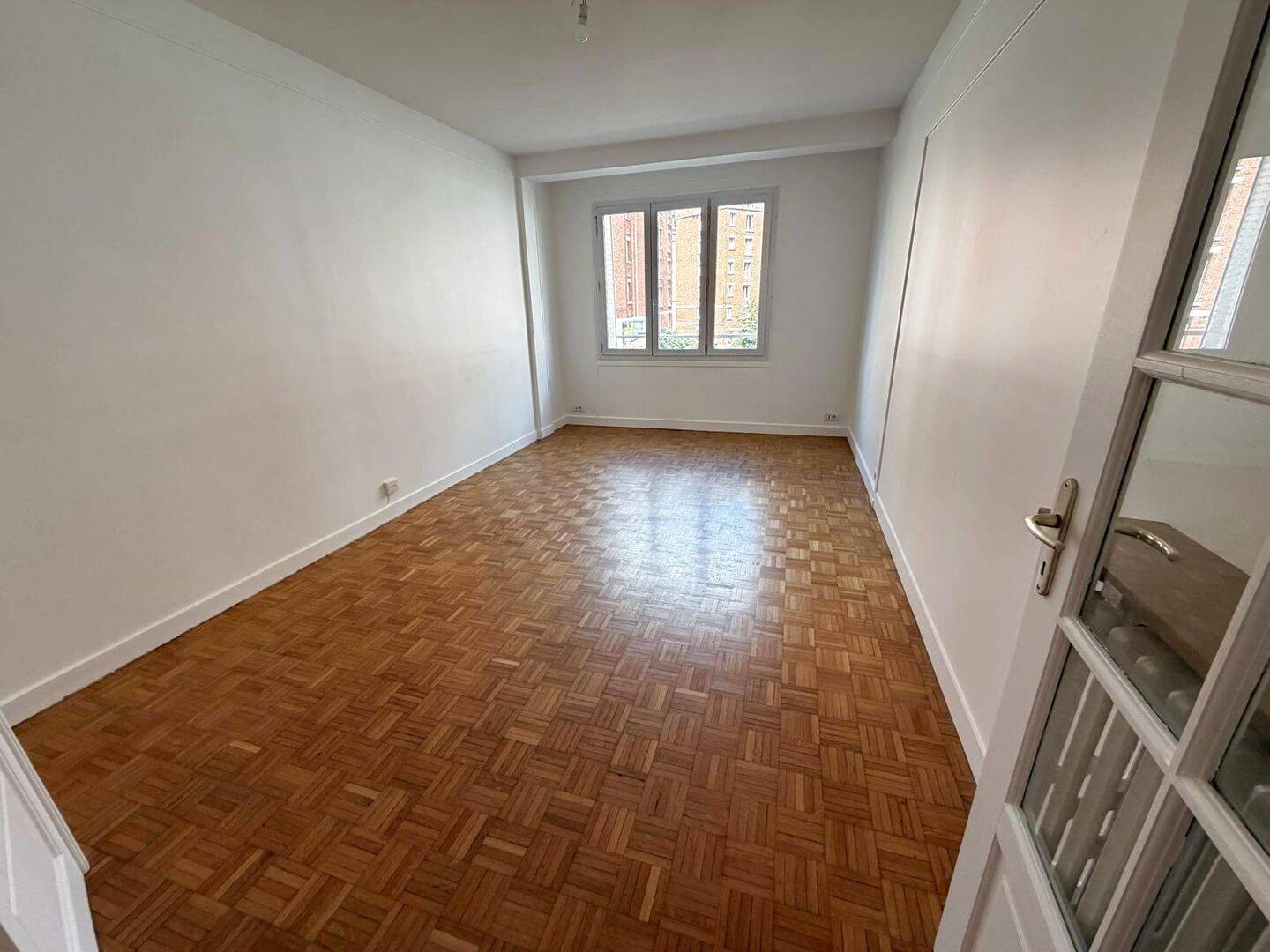 Appartement 3 pièces 65 m² · à Paris 17ème Arrondissement · 64,5 m² · 1 990 €
