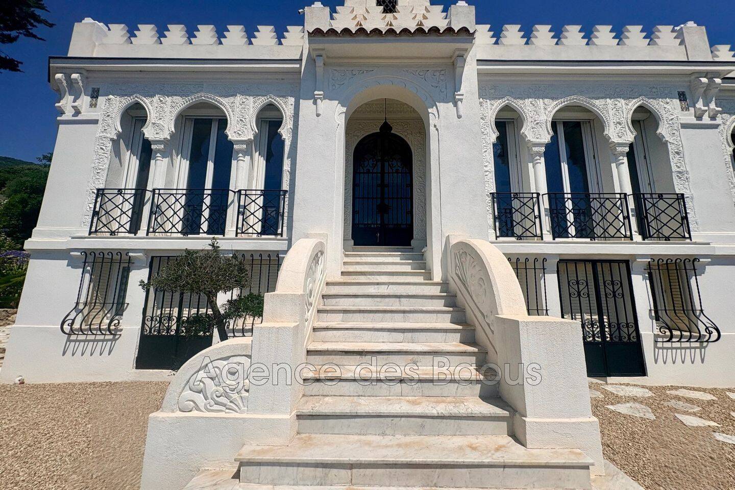 Maison 6 pièces 145 m² · à Gattières · 145 m² · 1 200 000 €