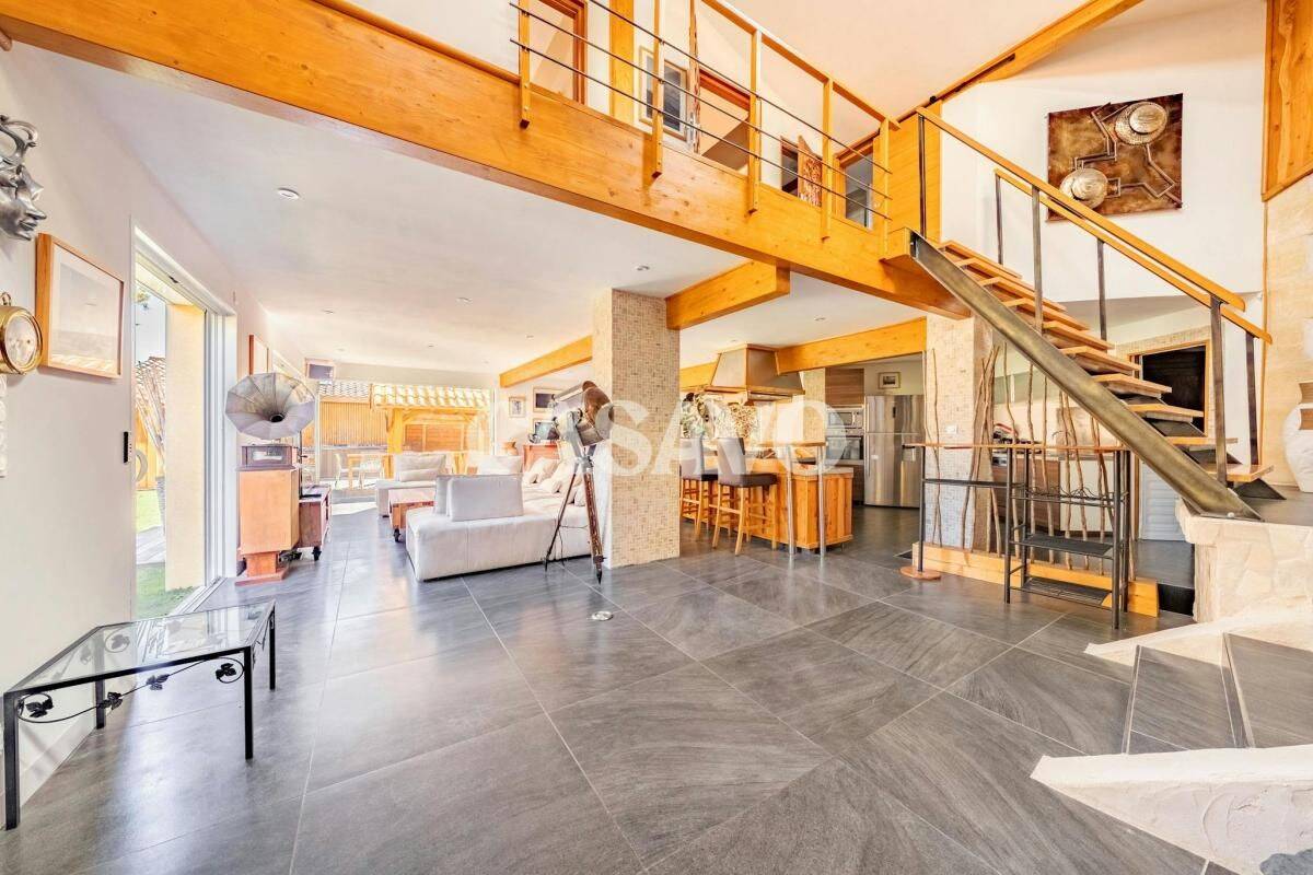 Maison 6 pièces 220 m² · à Lacanau · 220 m² · 990 000 €