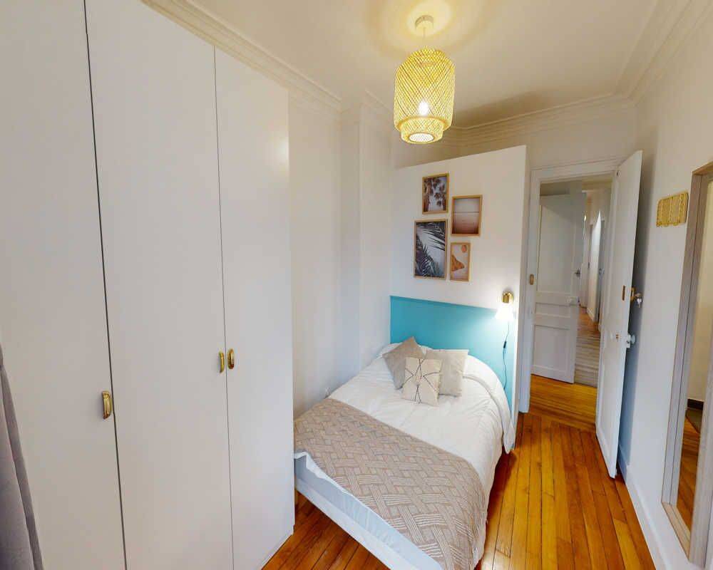 Appartement 6 pièces 100 m² · à Paris 18ème Arrondissement · 100 m² · 1 110 €/mois