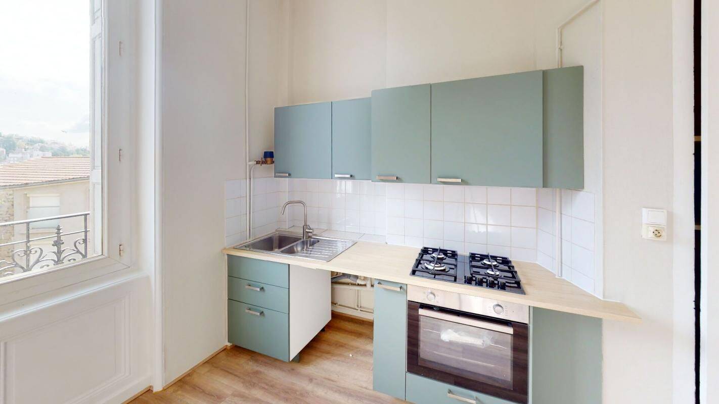Appartement 1 pièce 42 m² · à Saint-Étienne · 41,8 m² · 435 €
