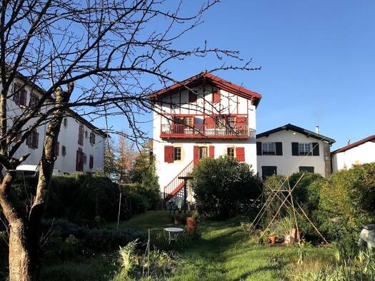 Maison à vendre 780 000 € 16 pièces 10 chambres 350 m² 500 m² de terrain Ainhoa 64250