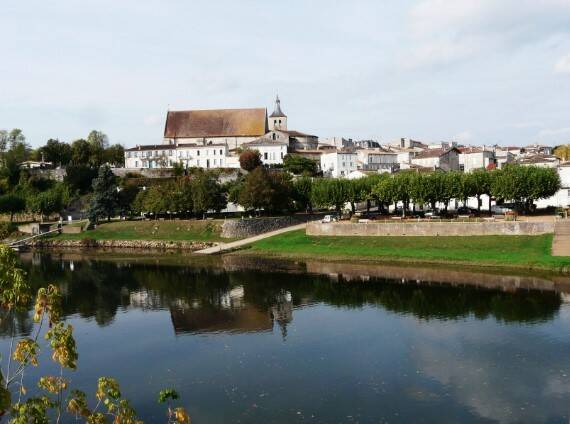 Appartement 2 pièces 45 m² · à Guîtres · 45 m² · 450 €