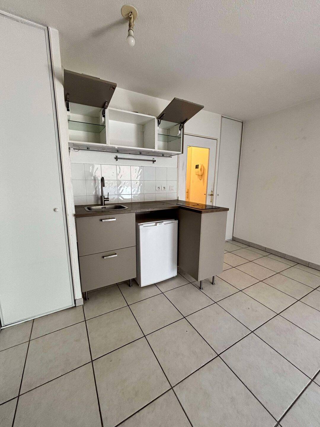 Appartement 1 pièce 32 m² · à Meyzieu · 32,1 m² · 426 €