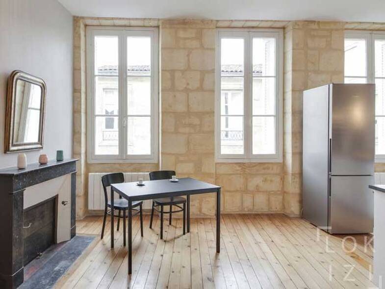 Appartement à louer 1 230 € 2 pièces 1 chambre 55 m² Étage 2/4 Capucins-Saint Michel-Nansouty-Saint Genès Bordeaux 33000
