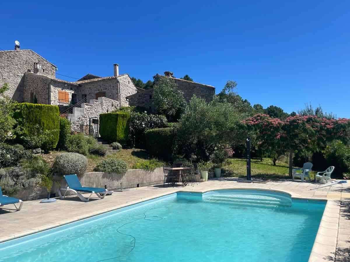 Maison 19 pièces 358 m² · à Vinezac · 358 m² · 550 000 €