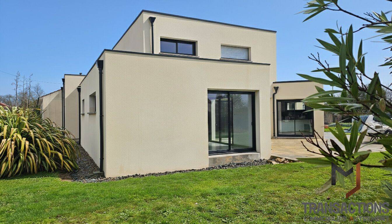Maison 7 pièces 156 m² · à Sainte-Pazanne · 156 m² · 489 200 €