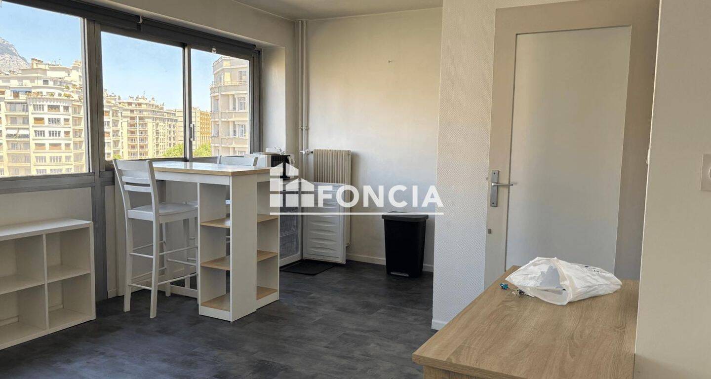 Appartement 1 pièce 26 m² · à Grenoble · 25,7 m² · 77 000 €