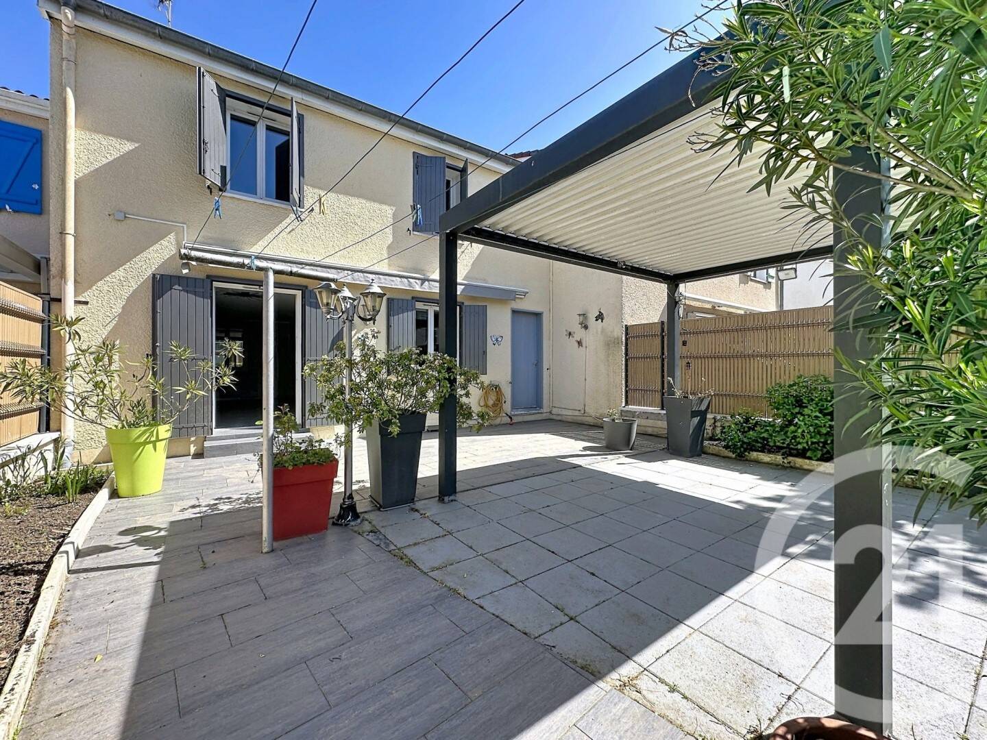 Maison 7 pièces 147 m² · à Décines-Charpieu · 147 m² · 325 000 €