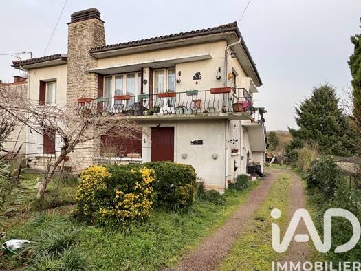 Maison en viager 56 500 € 7 pièces 4 chambres 170 m² 850 m² de terrain Civray 86400