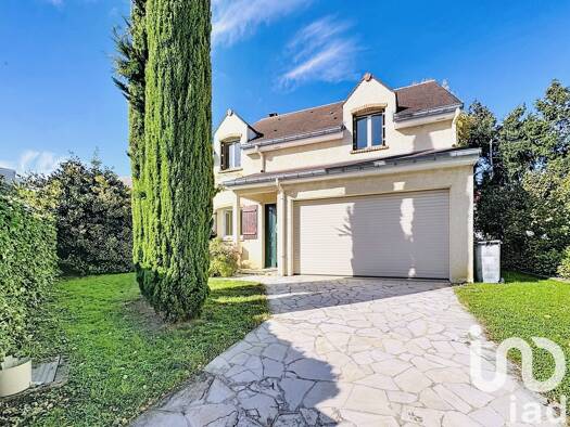 Maison à vendre 759 000 € 6 pièces 4 chambres 178 m² 451 m² de terrain Sud Chambourcy 78240