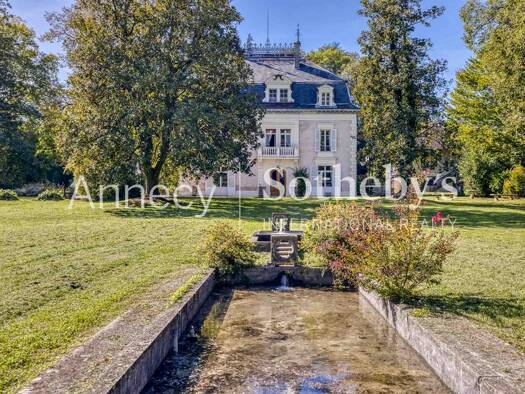 Maison à vendre 2 290 000 € 15 pièces 10 chambres 467 m² 28 195 m² de terrain Chanaz 73310