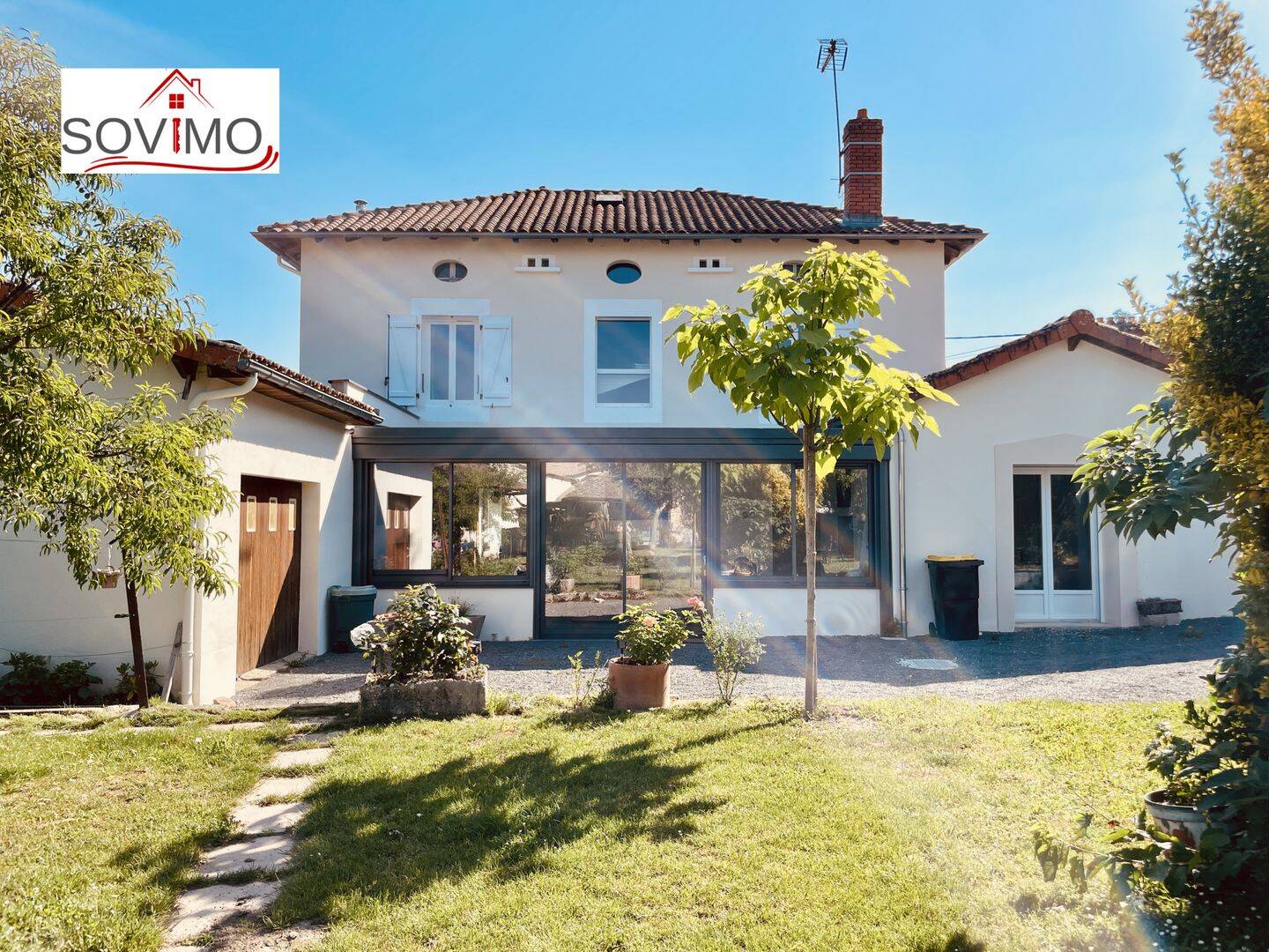 Maison 6 pièces 160 m² · à Chabanais · 160 m² · 296 800 €