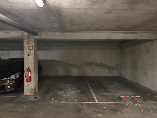 Parking à louer 90 € 12 m² La Balance-Raspail Avignon 84000