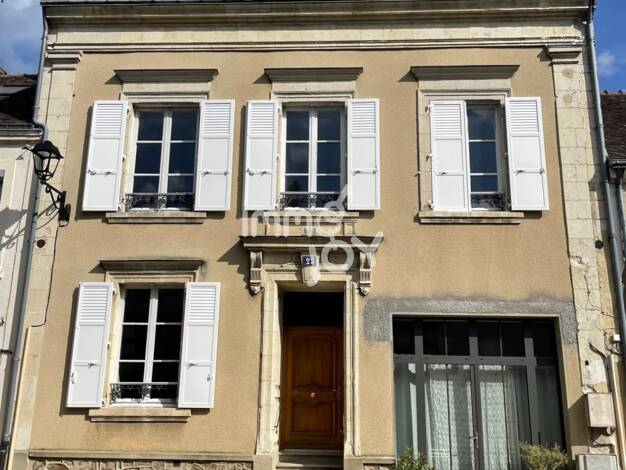 Maison à vendre 345 000 € 9 pièces 7 chambres 235 m² 469 m² de terrain Centre Ville Nord Nogent-le-Rotrou 28400