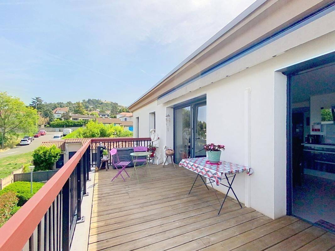Appartement 3 pièces 78 m² · à Saint-Priest-en-Jarez · 77,6 m² · 269 000 €