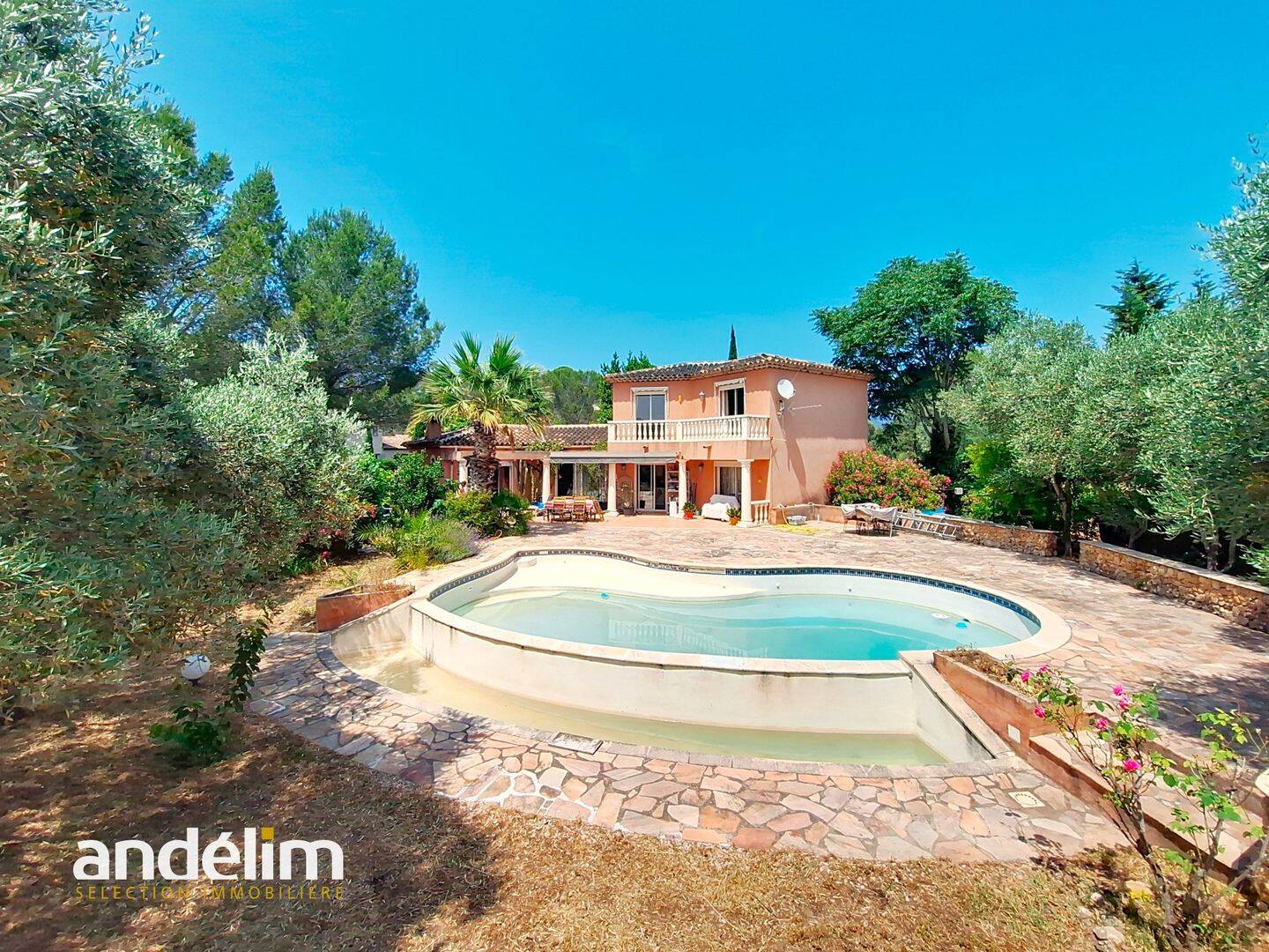 Maison 5 pièces 142 m² · à Saint-Raphaël · 142 m² · 809 000 €