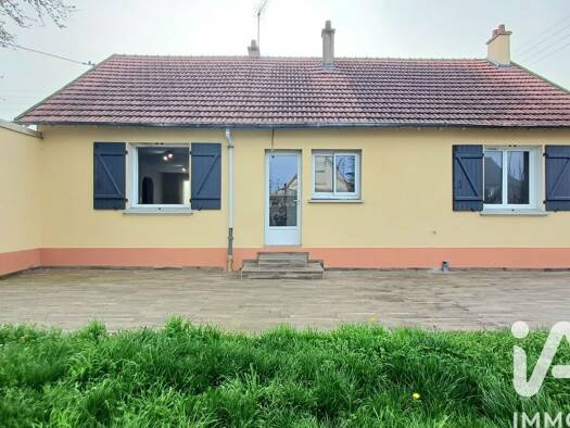 Maison de plain-pied à vendre 177 000 € 4 pièces 3 chambres 95 m² 611 m² de terrain Saint-Florent-sur-Cher 18400