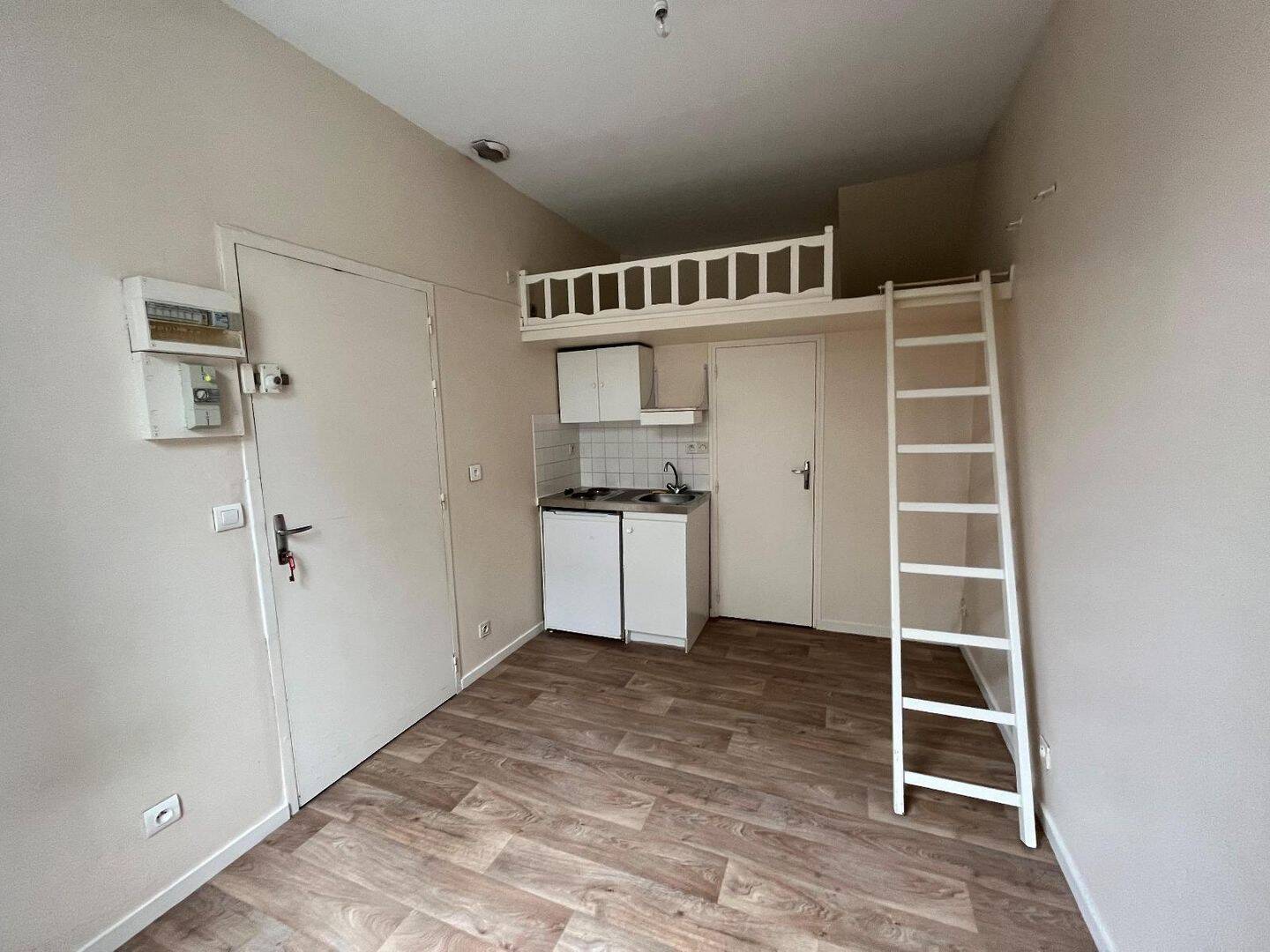 Appartement 1 pièce 12 m² · à Angers · 11,7 m² · 375 €