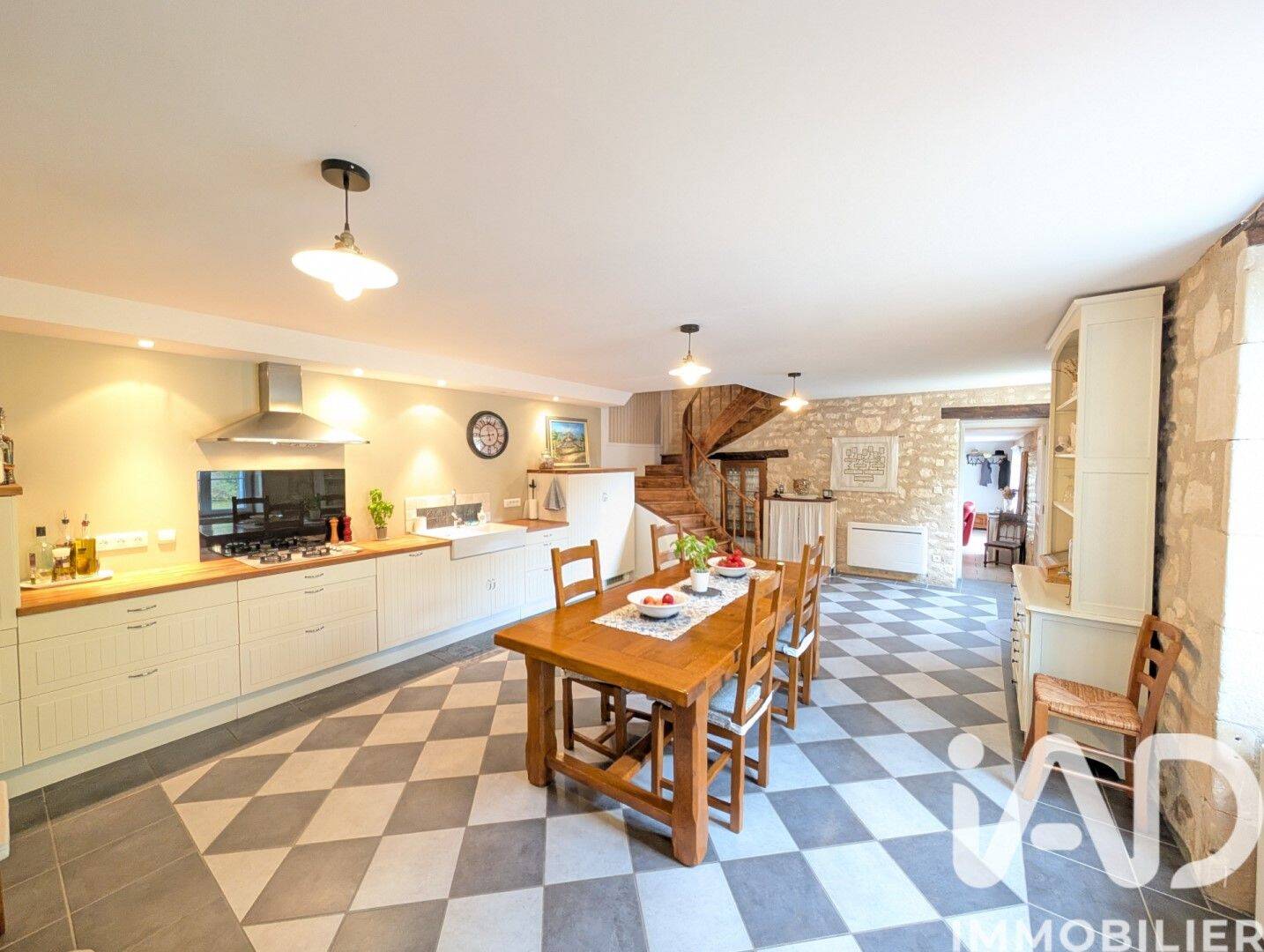Maison 5 pièces 187 m² · à Civaux · 187 m² · 264 000 €