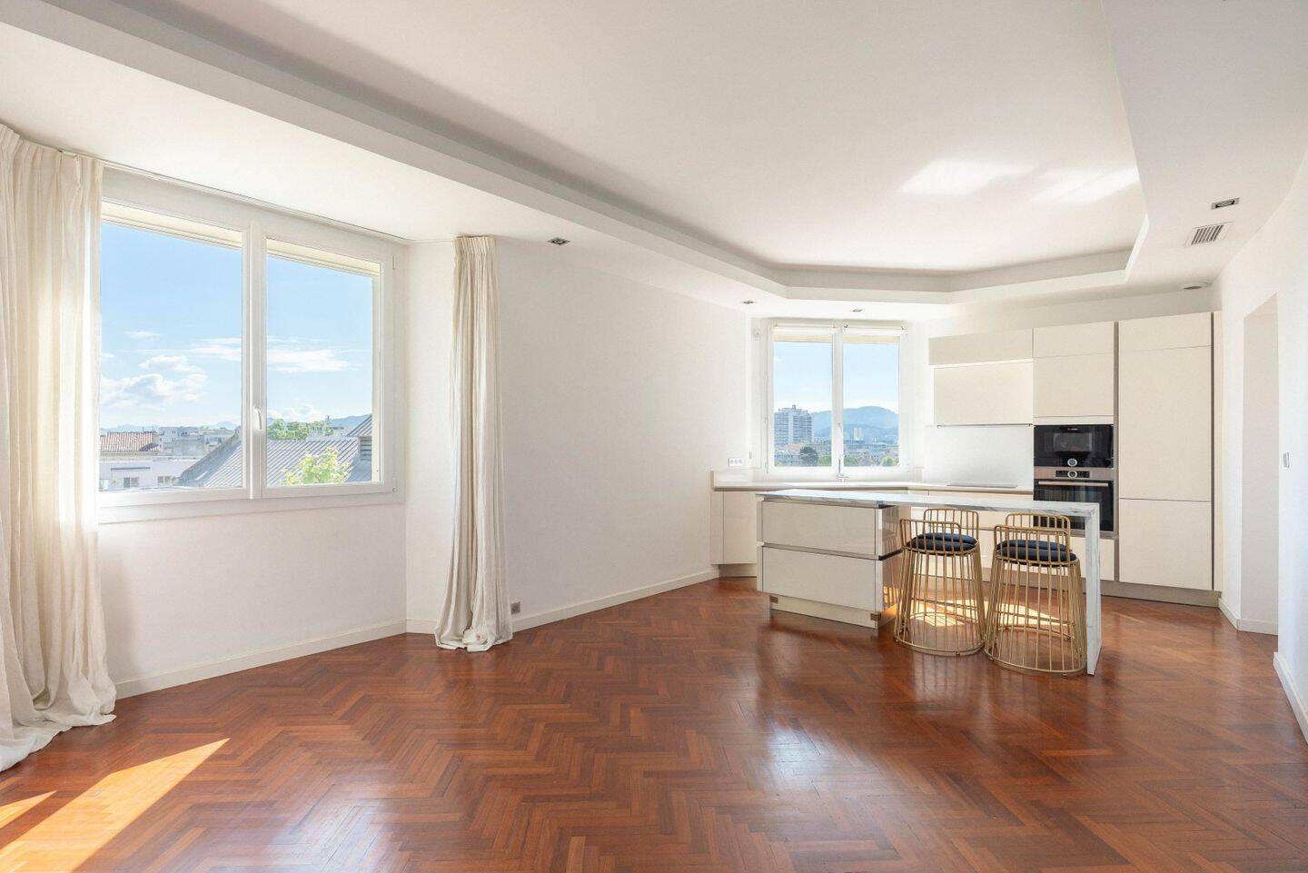 Appartement 3 pièces 77 m² · à Marseille 8ème Arrondissement · 77 m² · 385 000 €