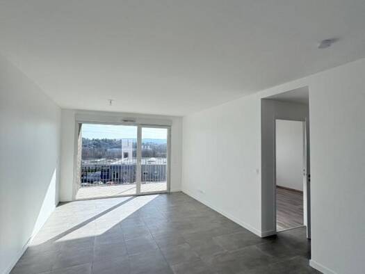 Appartement à louer 980 € 3 pièces 2 chambres 66 m² Étage 2/3 Agglomeration Sud Andrézieux-Bouthéon 42160