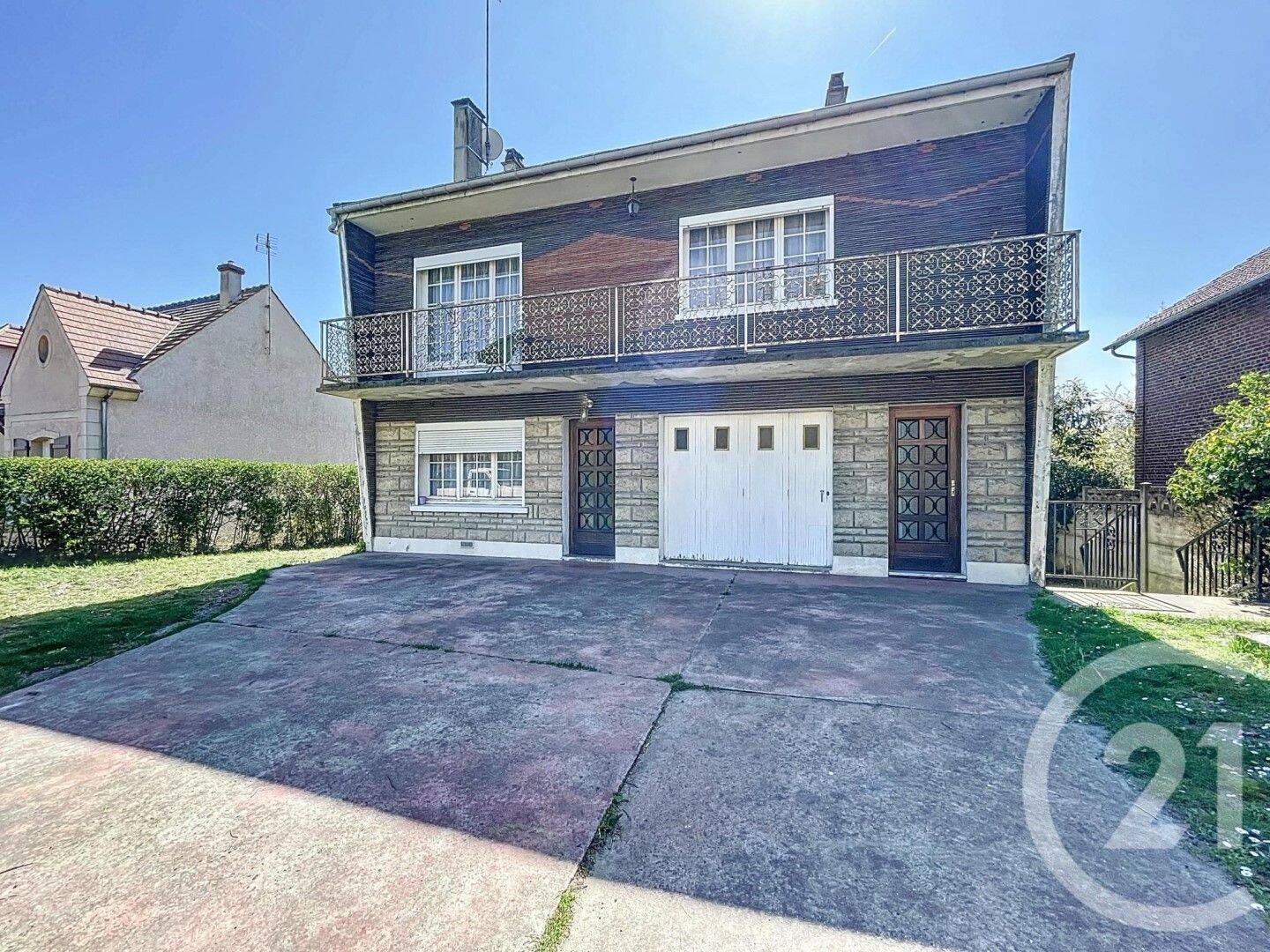 Maison 6 pièces 140 m² · à Saint-Sauveur · 140 m² · 250 000 €