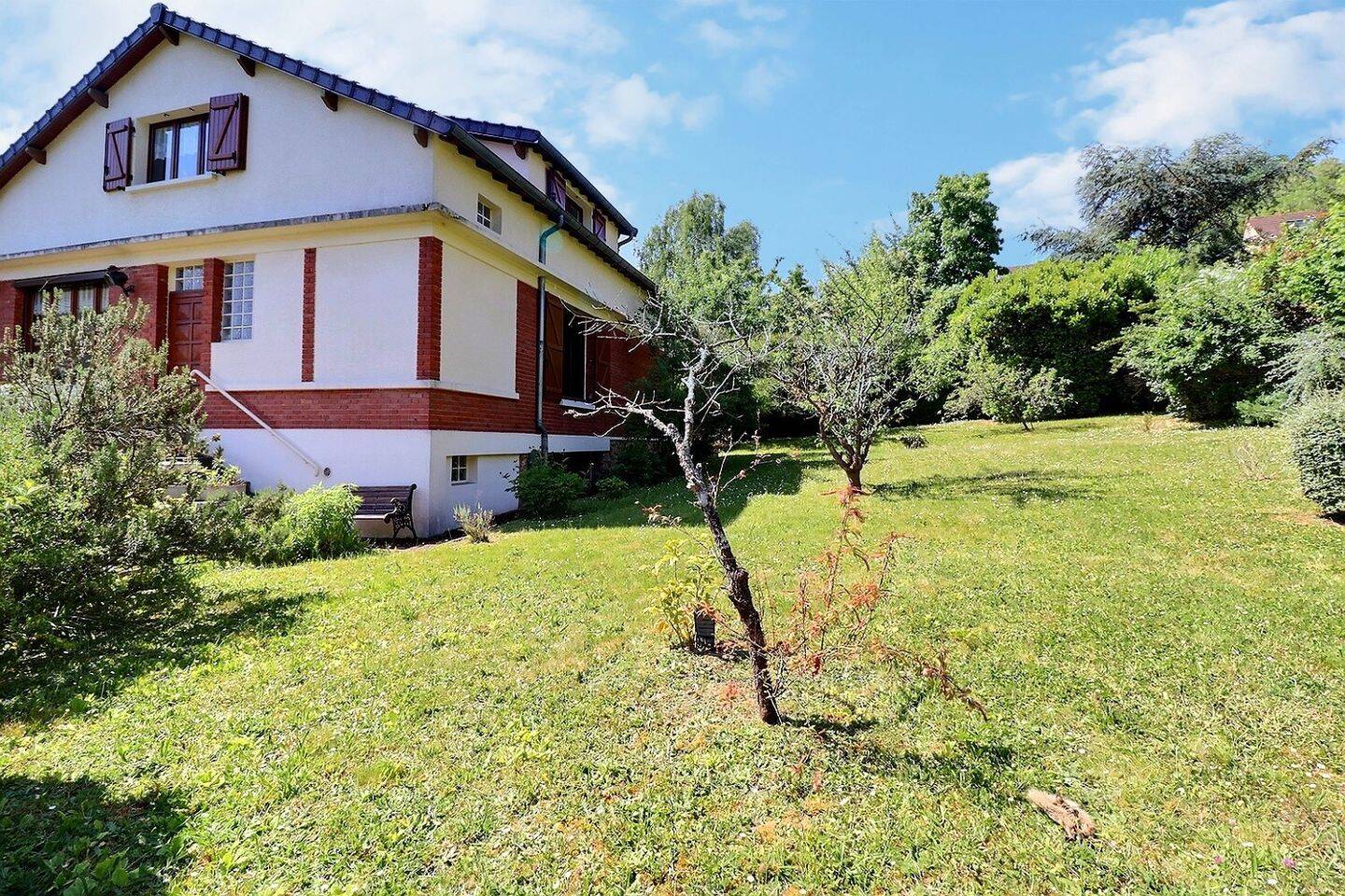 Maison 6 pièces 268 m² · à Bièvres · 268 m² · 850 000 €