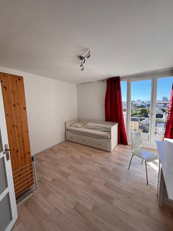 1 pièce 16 m² · à Rennes · 16,2 m² · 384 €/mois