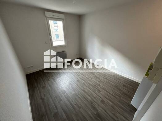 Appartement à louer 396 € 1 pièce 17,6 m² 17ème étage Calvaire Hugo Cécile-Châteauvert 2-Châteauvert 2 Valence 26000