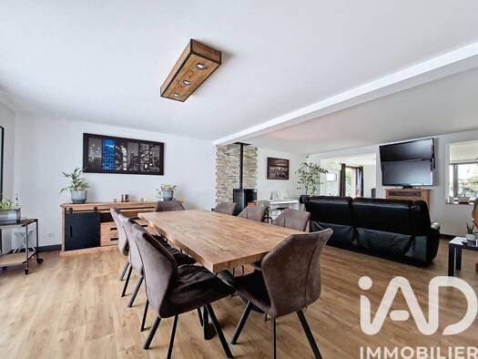 Maison à vendre 445 000 € 7 pièces 4 chambres 191 m² 1 321 m² de terrain Coutiches 59310