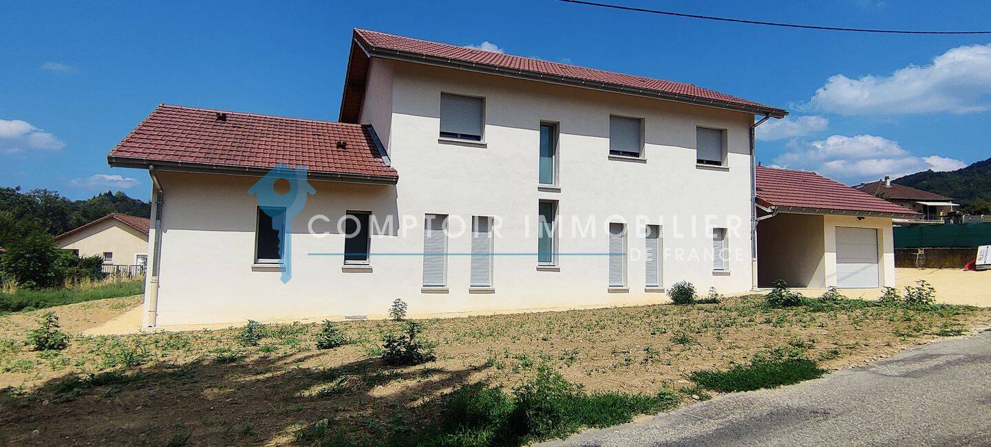 Maison 7 pièces 142 m² · à Charavines · 142 m² · 1 900 €/mois