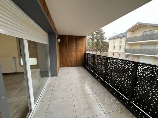 Appartement à louer - Première occupation 981 € 3 pièces 2 chambres 69 m² Étage 1/2 Nord Scionzier 74950