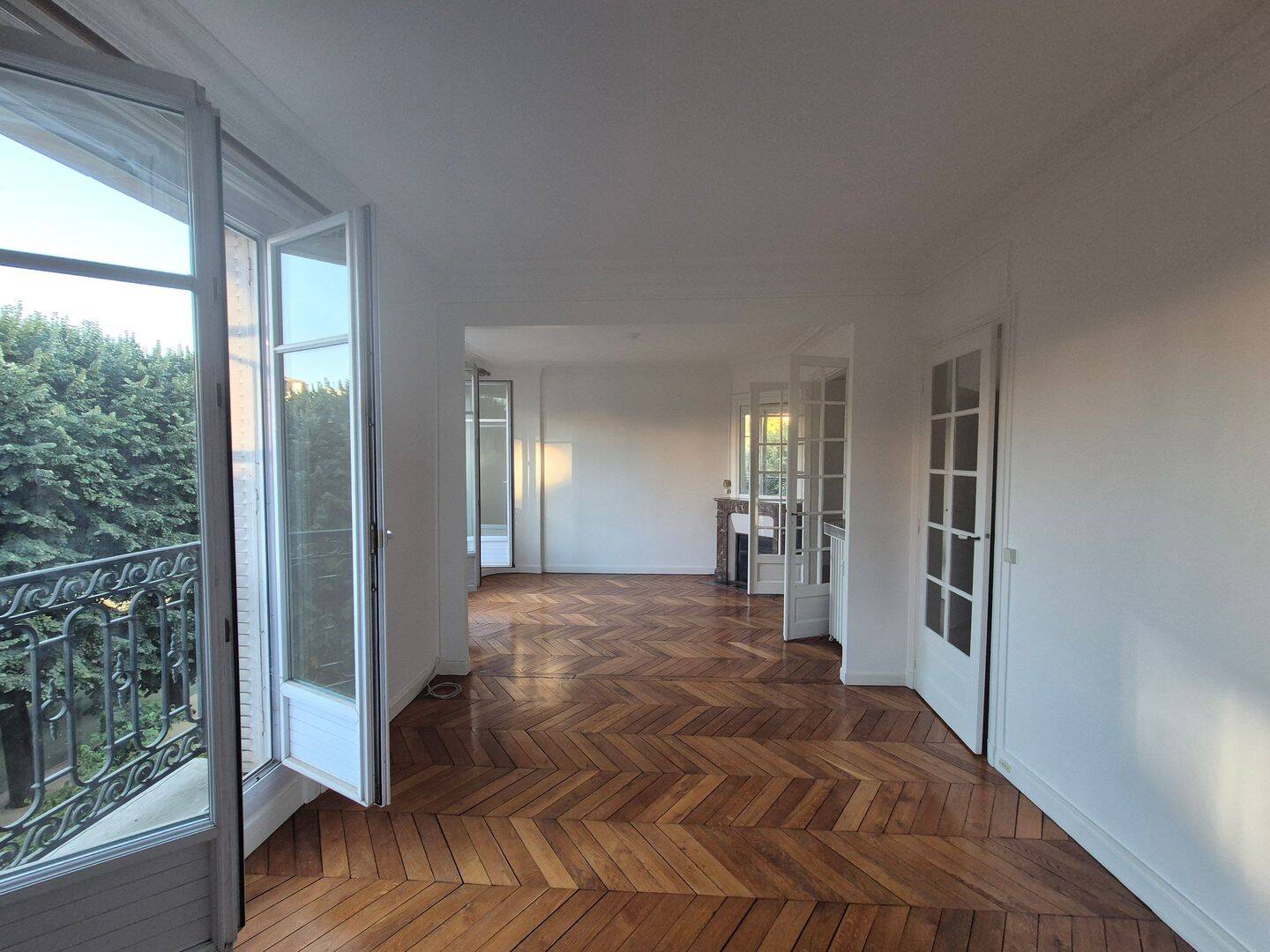 Appartement 4 pièces 72 m² · à Paris 15ème Arrondissement · 72 m² · 2 450 €