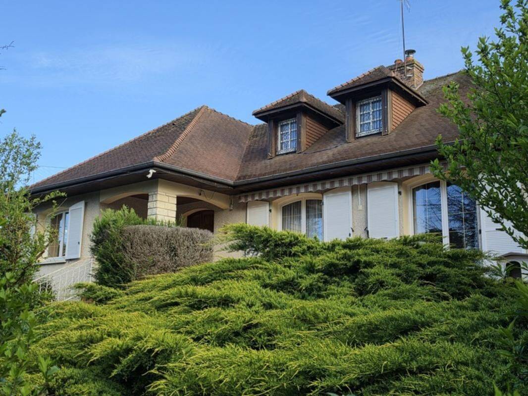 Maison 7 pièces 143 m² · à Perrigny-sur-l'Ognon · 143 m² · 255 000 €
