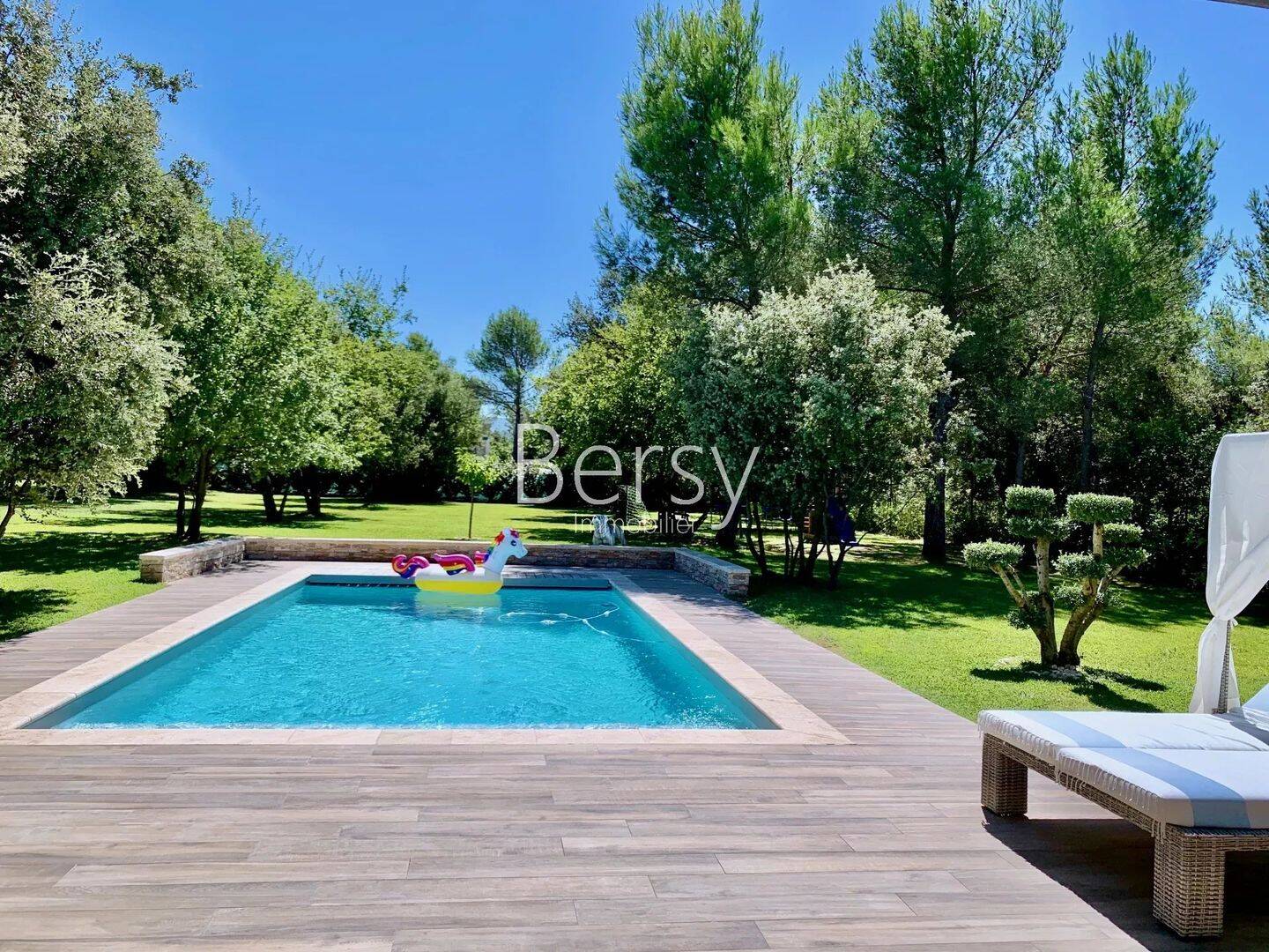 Maison 8 pièces 205 m² · à Pernes-les-Fontaines · 205 m² · 895 000 €
