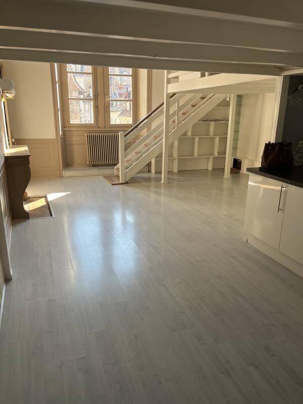Appartement 3 pièces 84 m² · à Besançon · 84 m² · 980 €