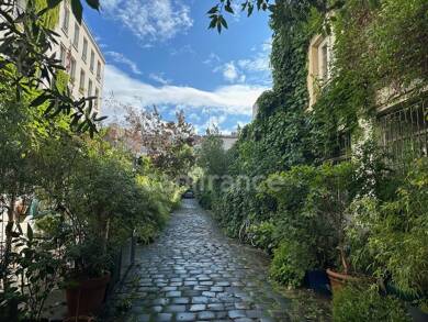 Appartement à vendre 435 000 € 2 pièces 1 chambre 36 m² Sous le toit, Étage 1/1 Bastille-Popincourt Paris 11ème 75011