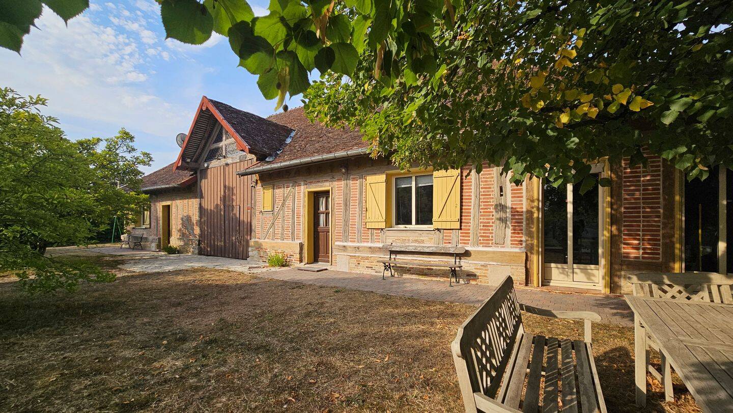Maison 5 pièces 108 m² · à Courteranges · 108 m² · 235 000 €