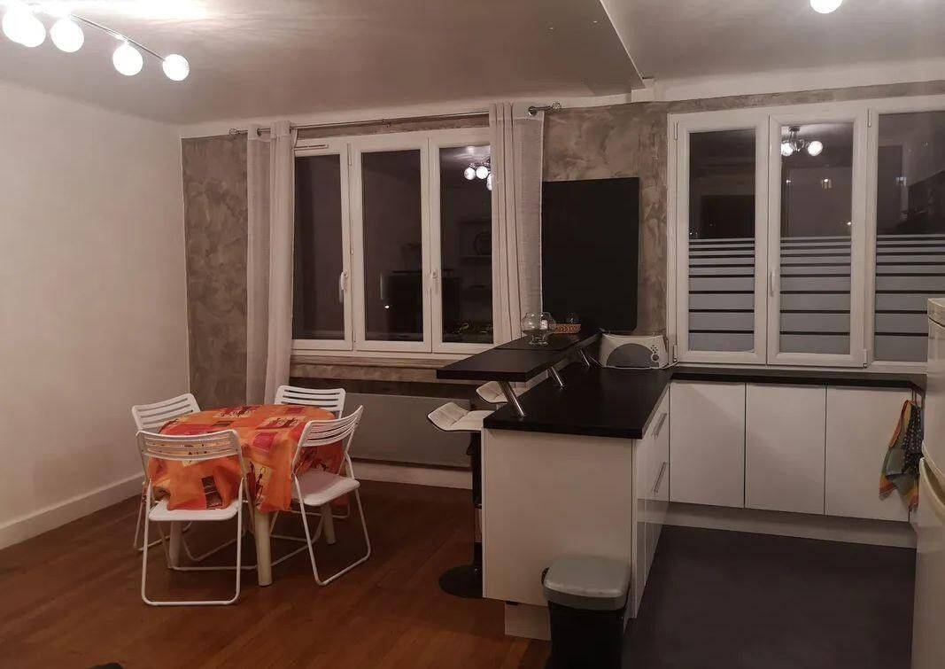 Appartement 2 pièces 45 m² · à Lyon 8ème Arrondissement · 45 m² · 910 €