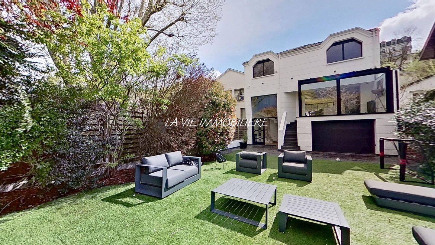 Maison 6 pièces 233 m² · à Bry-sur-Marne · 233,1 m² · 1 500 000 €