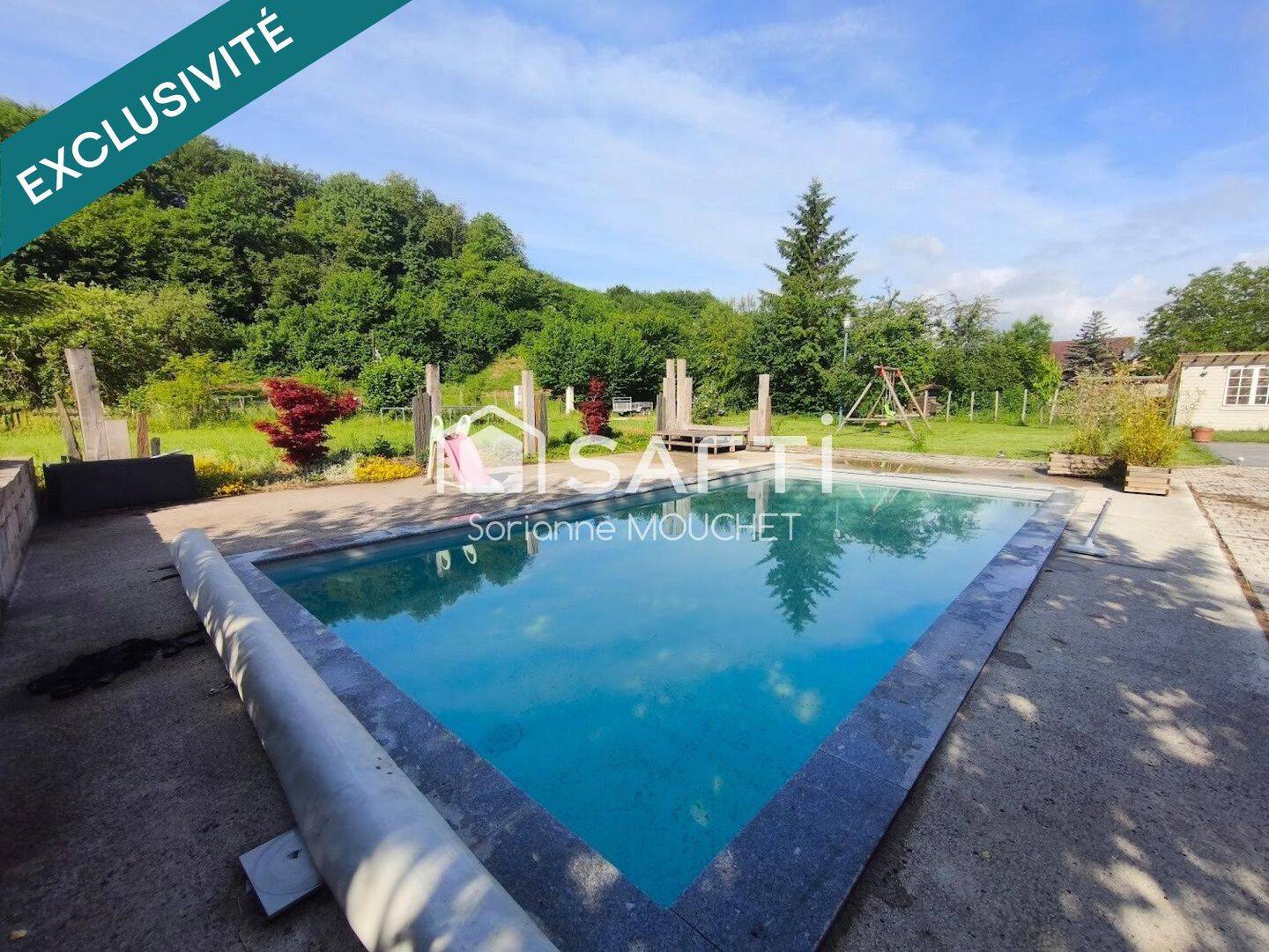 Maison 7 pièces 183 m² · à Saint-Maurice-Colombier · 183 m² · 325 000 €