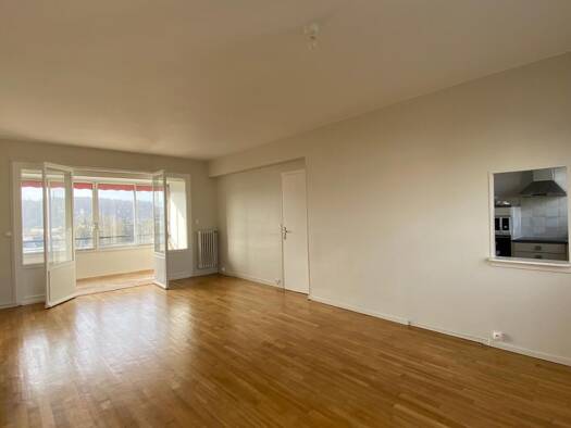 Appartement à louer 980 € 4 pièces 3 chambres 90,1 m² 6ème étage Centre Ville Périgueux 24000